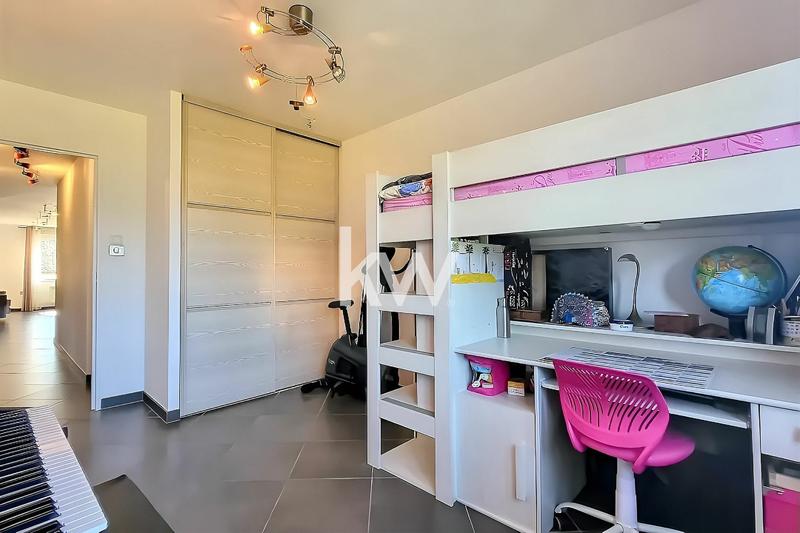 Appartement - 97 m² - 4 pièces