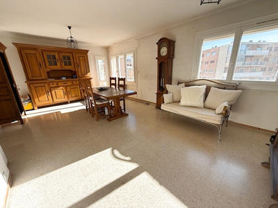 Appartement - 80 m² - 5 pièces