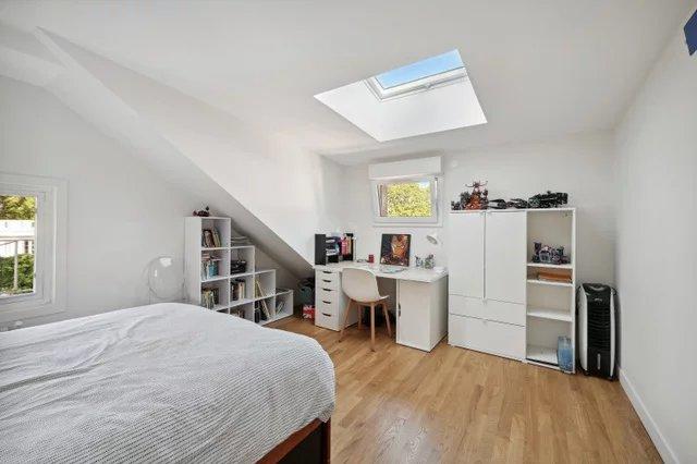 Maison - 181 m² - 7 pièces