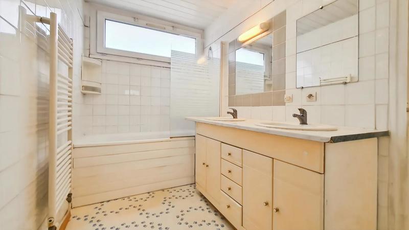 Appartement - 90 m² - 5 pièces