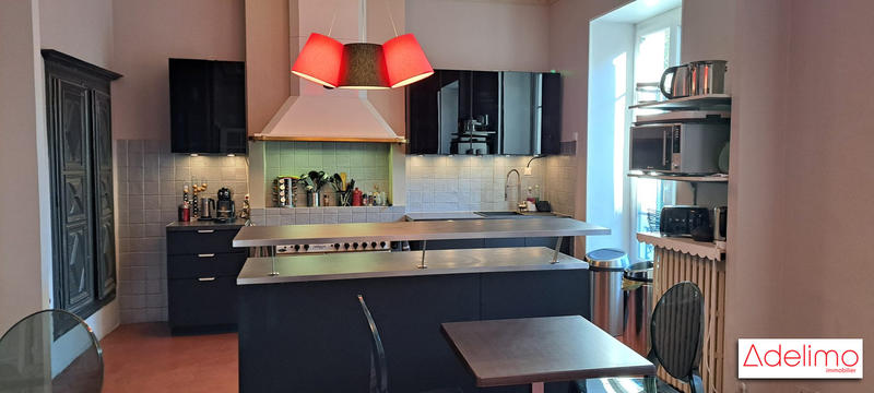 Maison - 408 m² - 12 pièces