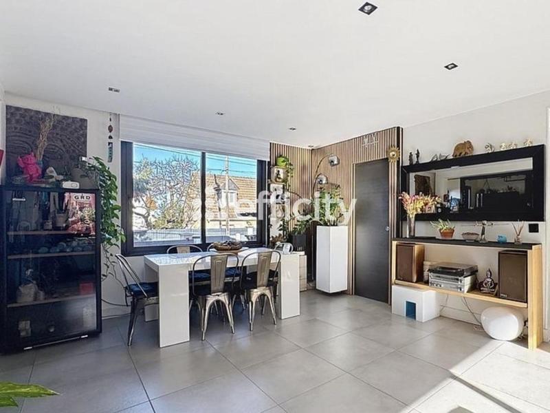 Maison - 115 m² - 5 pièces