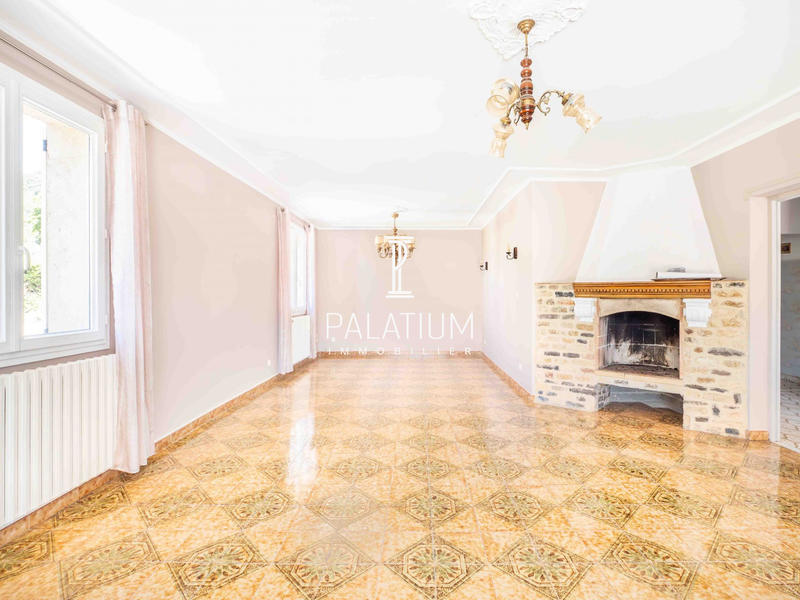 Maison - 236 m² - 7 pièces