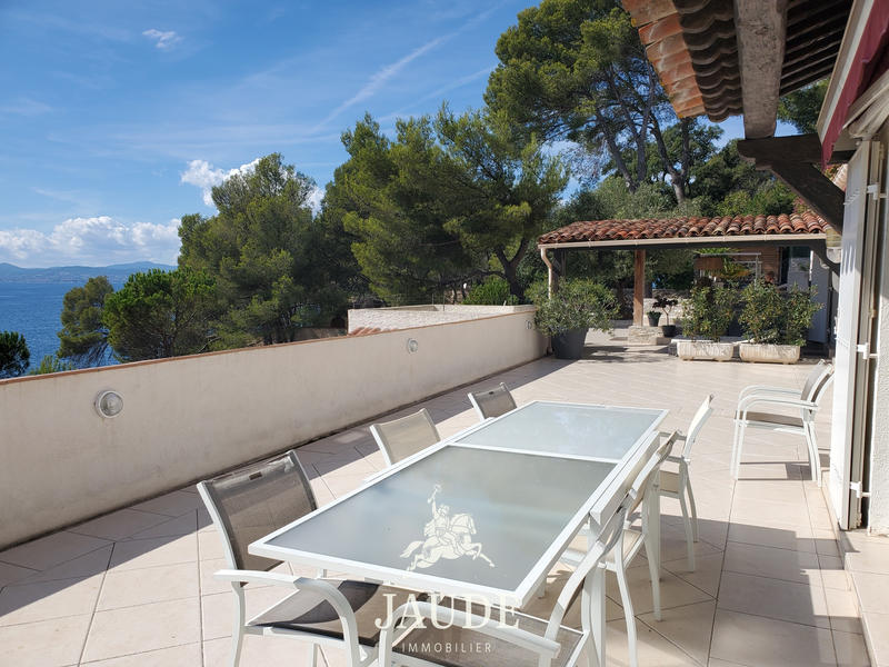 Maison - 270 m² - 10 pièces