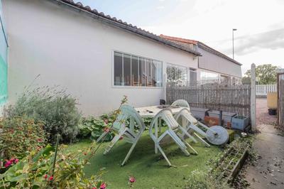 Maison - 221 m² - 9 pièces