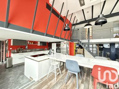 Maison - 300 m² - 8 pièces