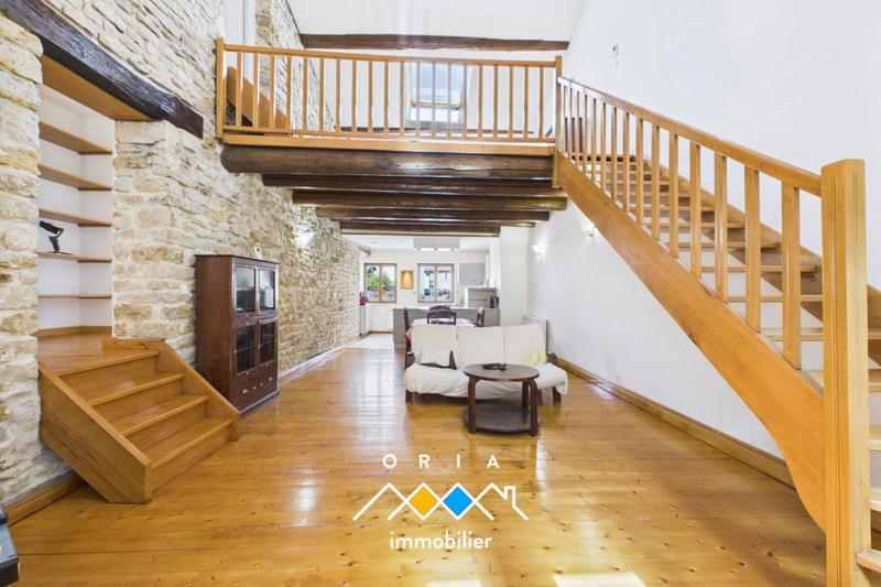 Maison - 235 m² - 10 pièces