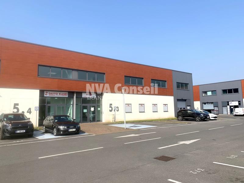 Local d'activités - 847 m²