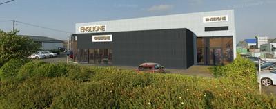 Local commercial - 251 m²