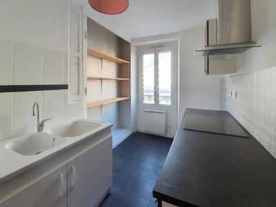 Immeuble - 70 m² - 2 pièces