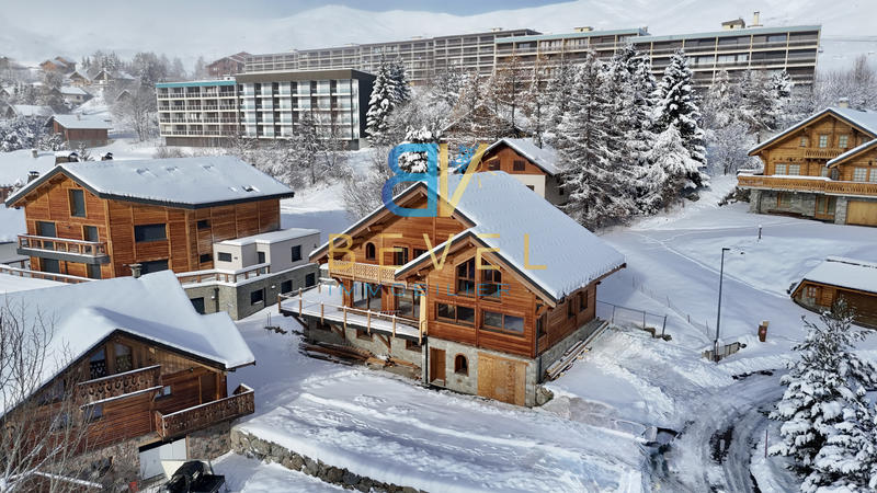 Châlet - 306 m² - 9 pièces