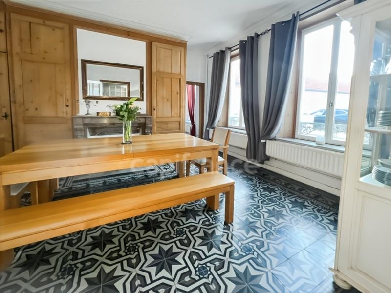 Propriété - 690 m² - 27 pièces
