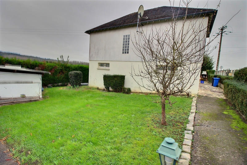 Maison - 99 m² - 6 pièces