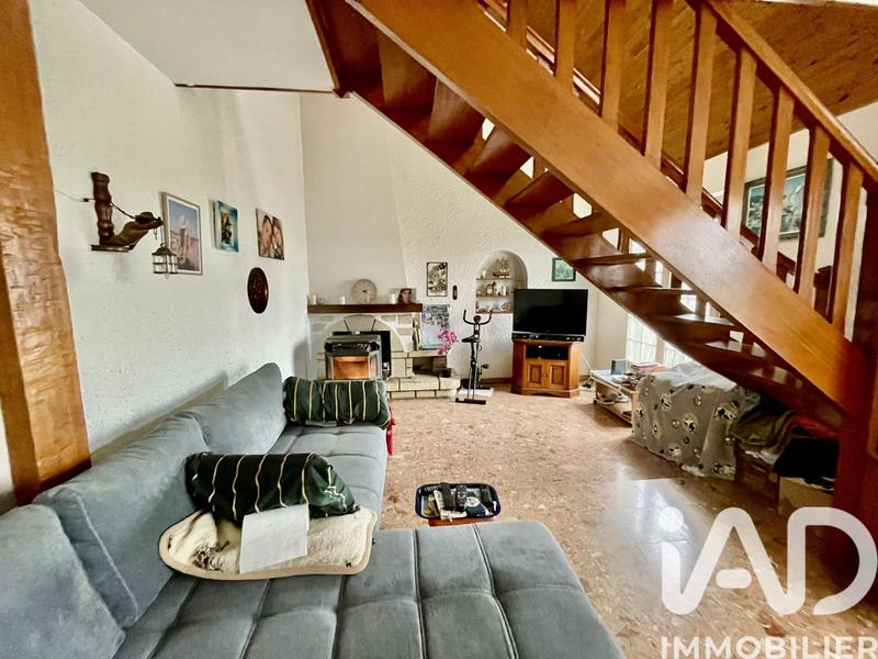 Maison - 217 m² - 8 pièces