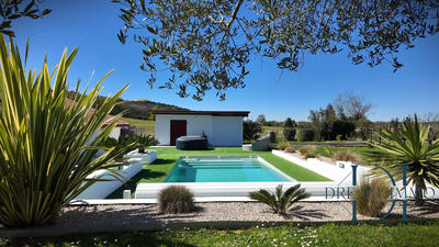 Maison traditionnelle - 200 m² - 4 pièces