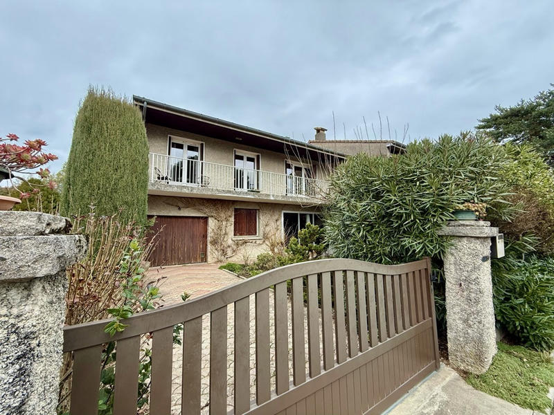 Maison - 135 m² - 6 pièces