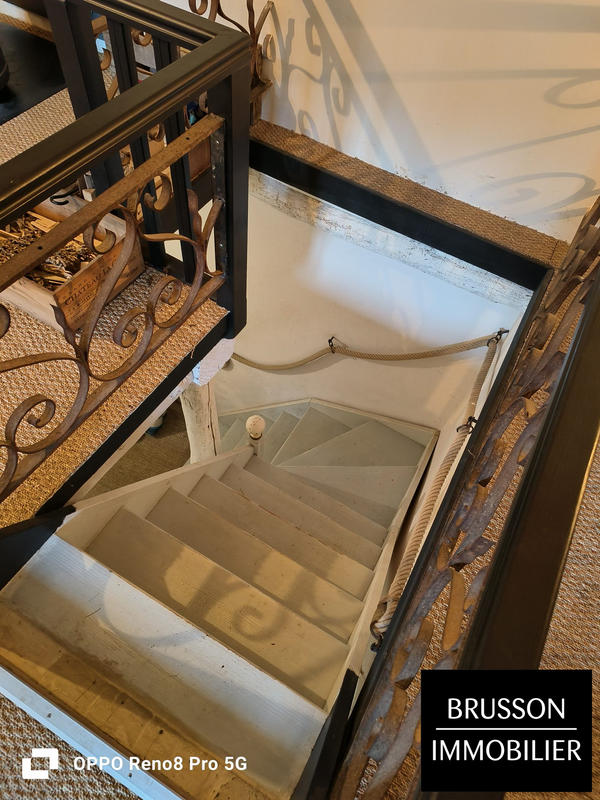 Maison - 440 m² - 8 pièces