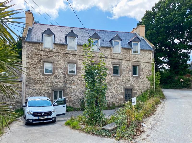 Maison - 193 m² - 9 pièces