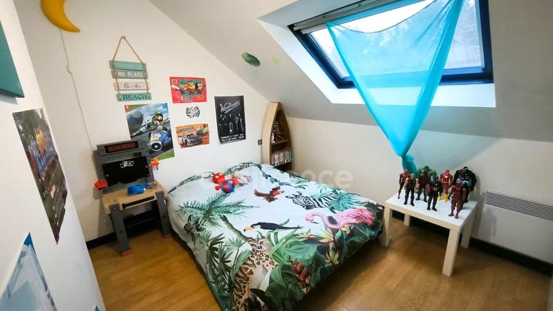 Propriété - 193 m² - 8 pièces