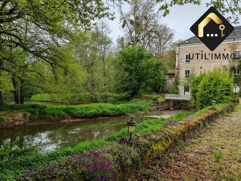 Maison - 1 062 m² - 13 pièces