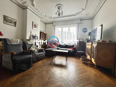 Maison - 137 m² - 6 pièces