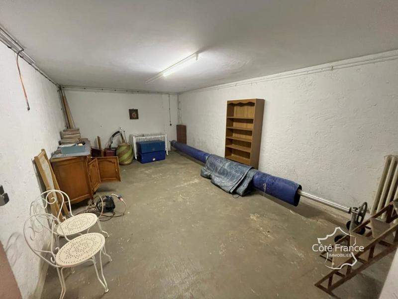 Propriété - 236 m² - 8 pièces