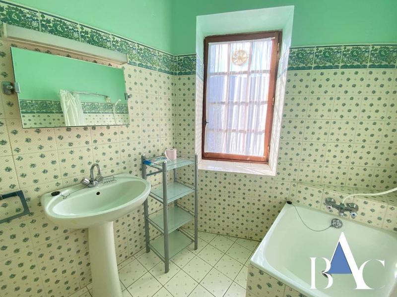 Maison de village - 88 m² - 5 pièces