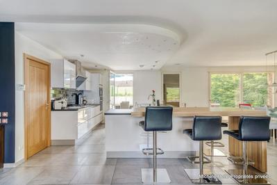 Maison - 285 m² - 7 pièces