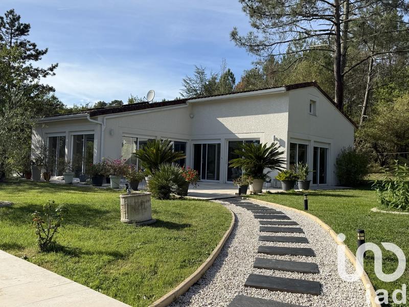 Maison - 166 m² - 8 pièces