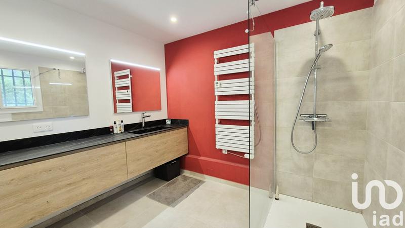 Maison - 225 m² - 6 pièces