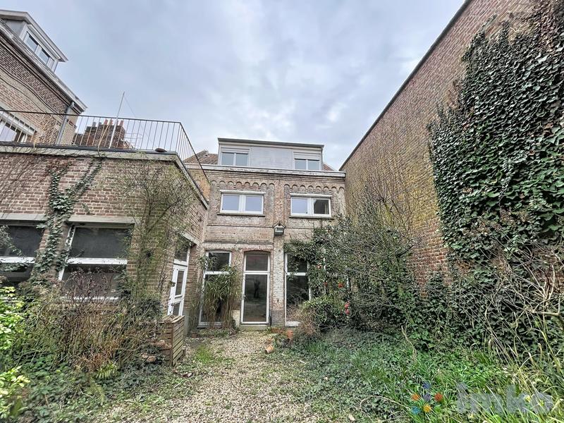 Maison ancienne - 573 m² - 16 pièces