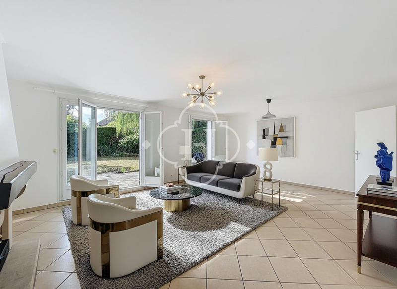 Maison - 195 m² - 7 pièces