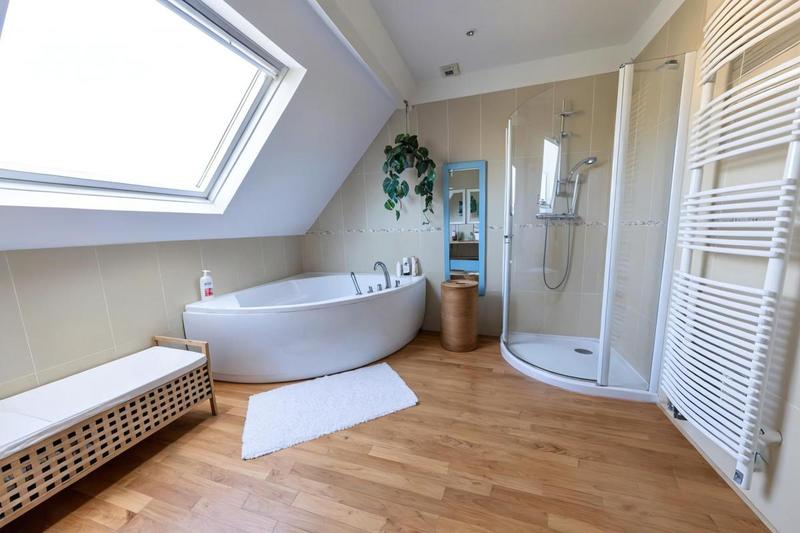 Maison - 264 m² - 8 pièces