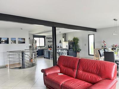 Maison - 182 m² - 6 pièces