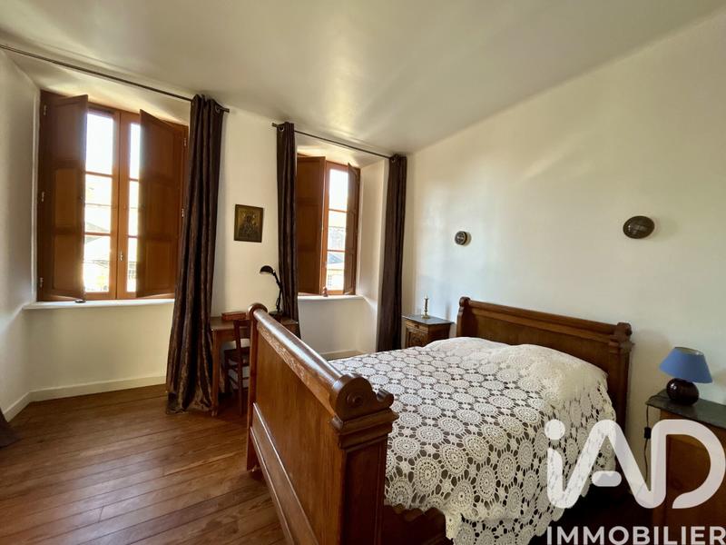 Maison - 340 m² - 12 pièces