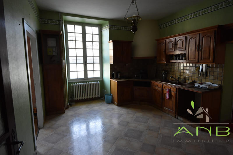 Maison - 180 m² - 9 pièces