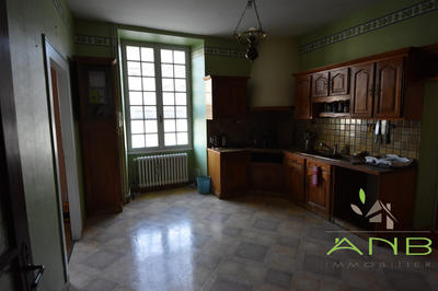 Maison - 180 m² - 9 pièces