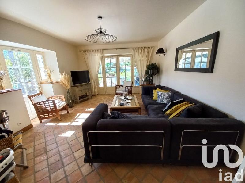 Maison - 275 m² - 9 pièces