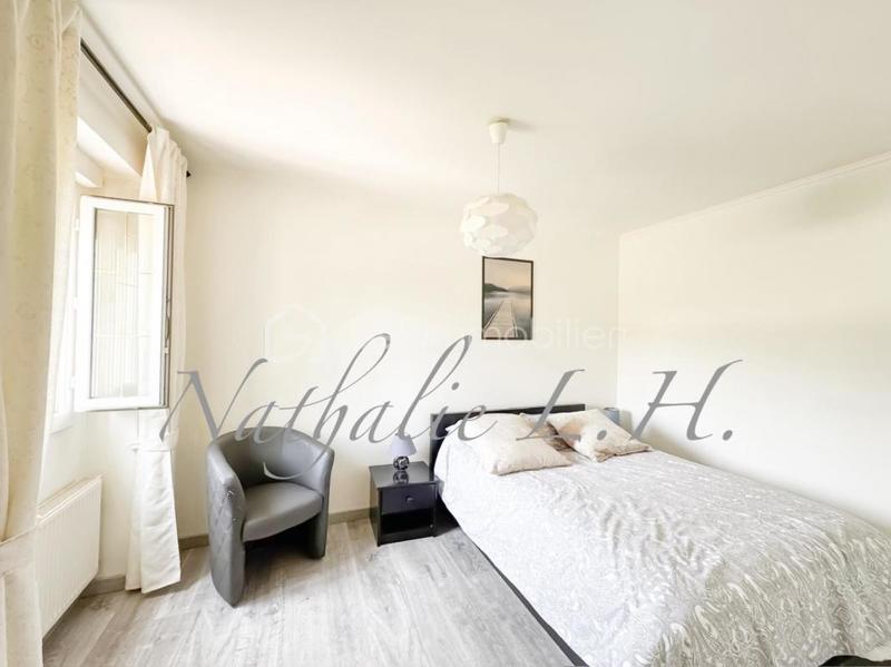 Demeure - 240 m² - 8 pièces