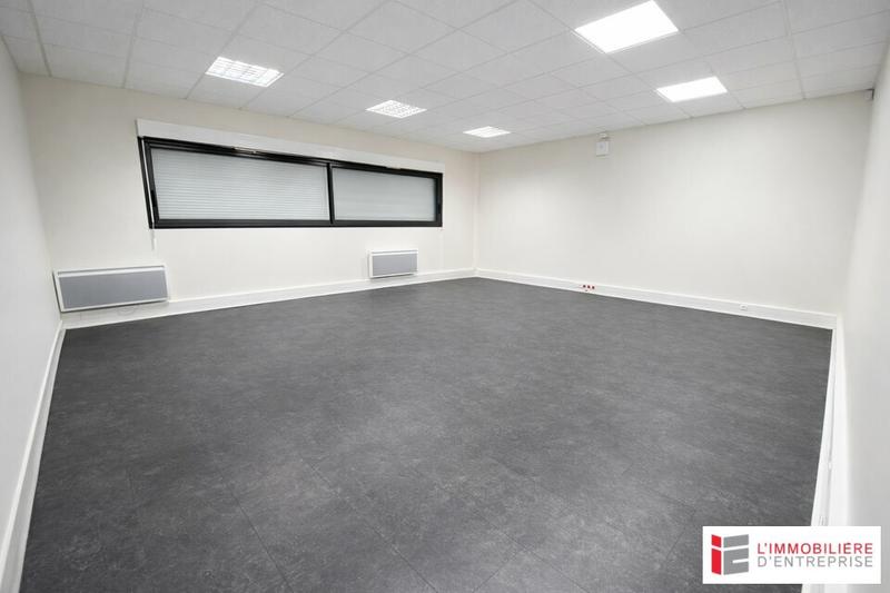 Local d'activité / Entrepôt - 322 m²