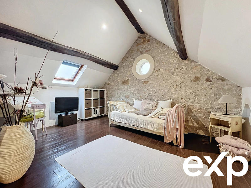 Maison - 285 m² - 8 pièces