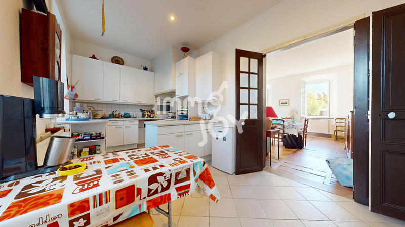 Maison - 210 m² - 9 pièces