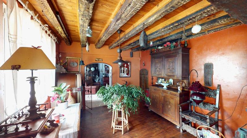 Maison - 230 m² - 8 pièces