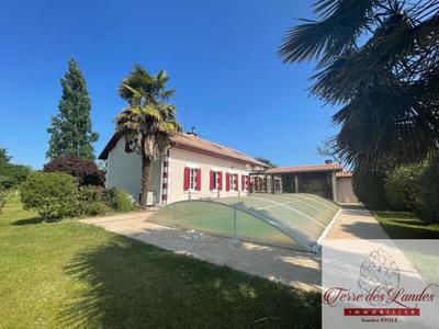 Propriété - 174 m² - 9 pièces