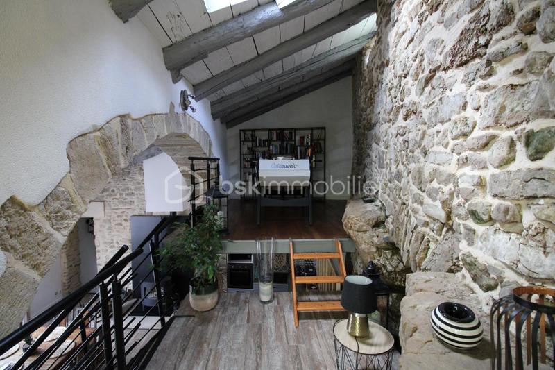 Demeure - 300 m² - 14 pièces