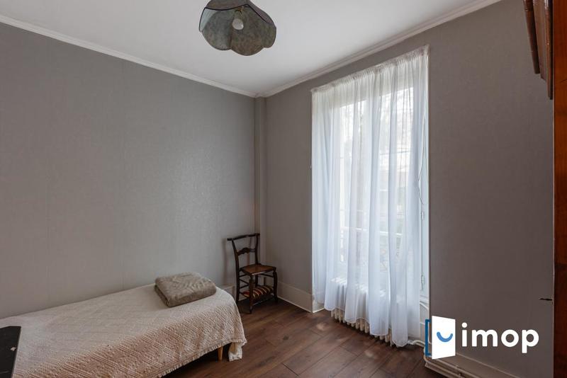 Maison - 234 m² - 7 pièces