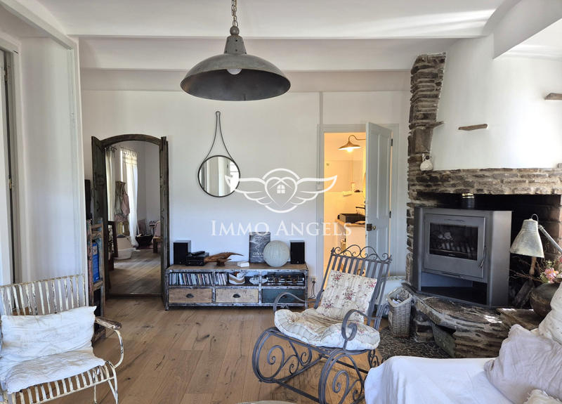 Maison - 145 m² - 9 pièces