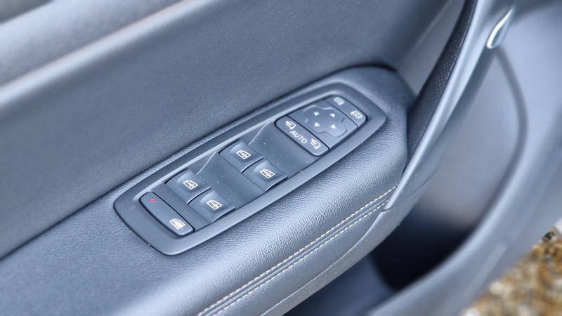 Renault Mégane IV Berline Blue dCi 115 Edc Intens