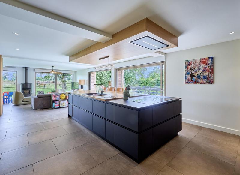 Maison - 240 m² - 7 pièces