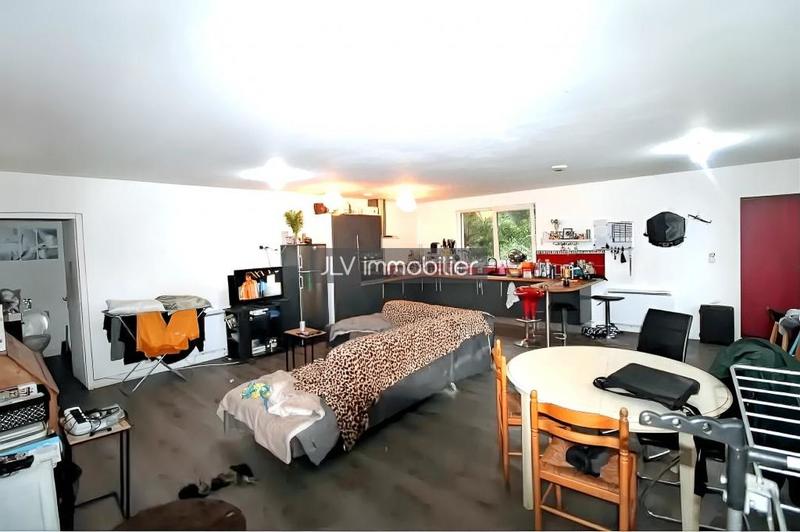 Immeuble - 180 m² - 7 pièces